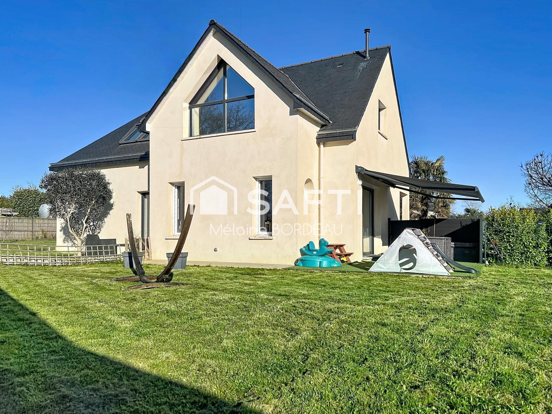 Maison 2011 – Volumes généreux & confort de vie – 4 chambres