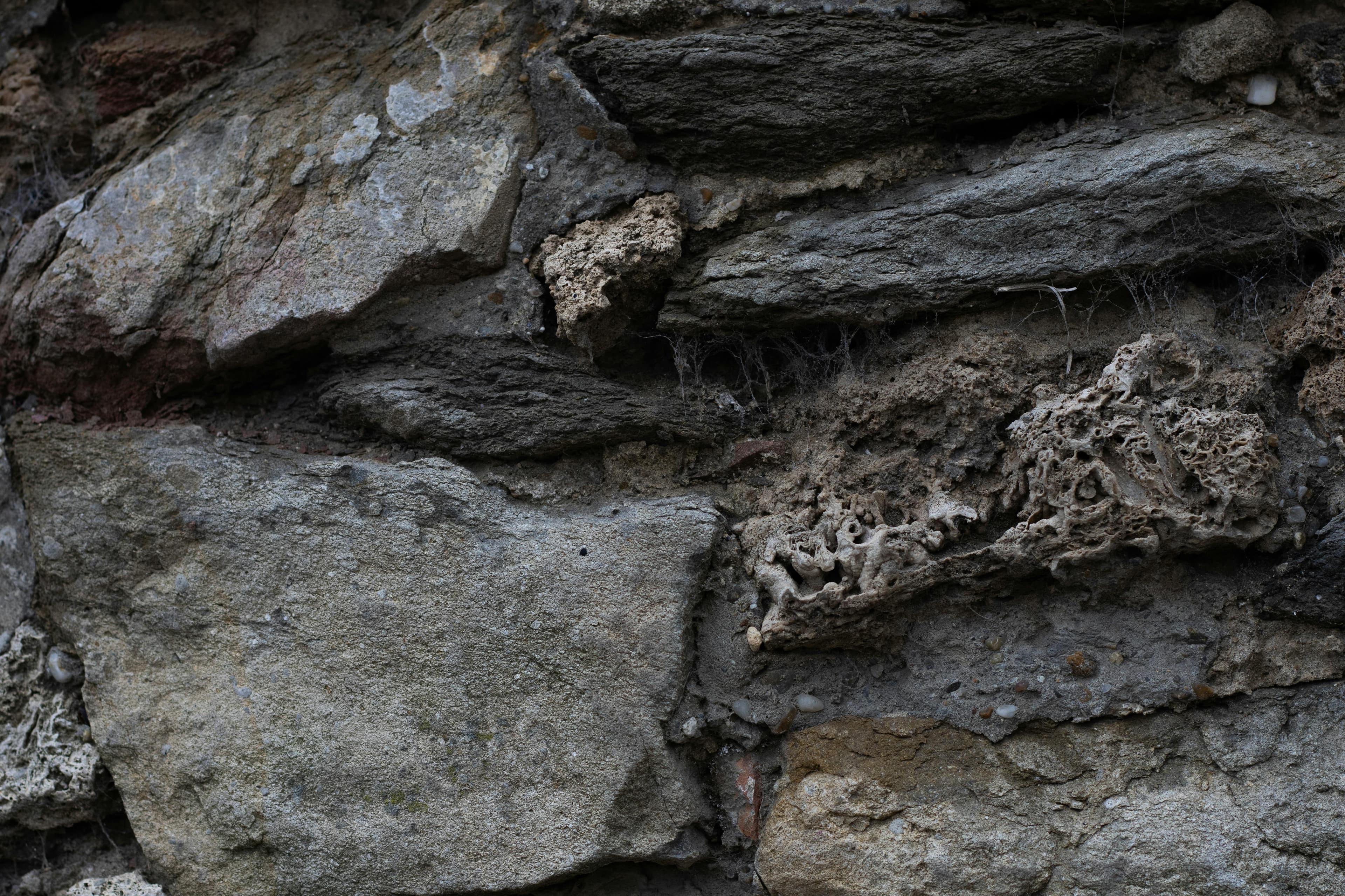 Optimiser la réfection des fondations dans une maison ancienne en 2025