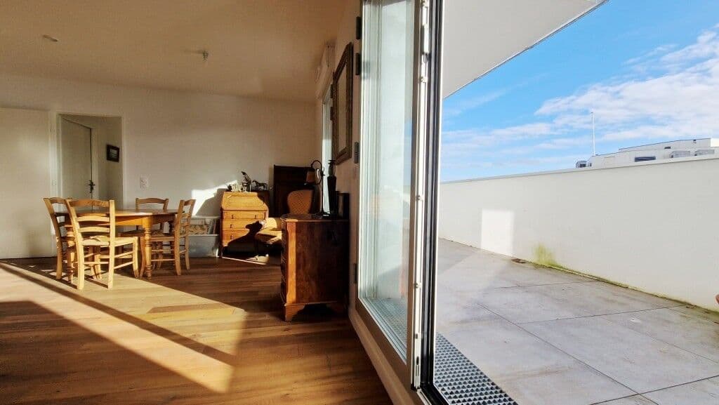 Calme exposé sud avec terrasse