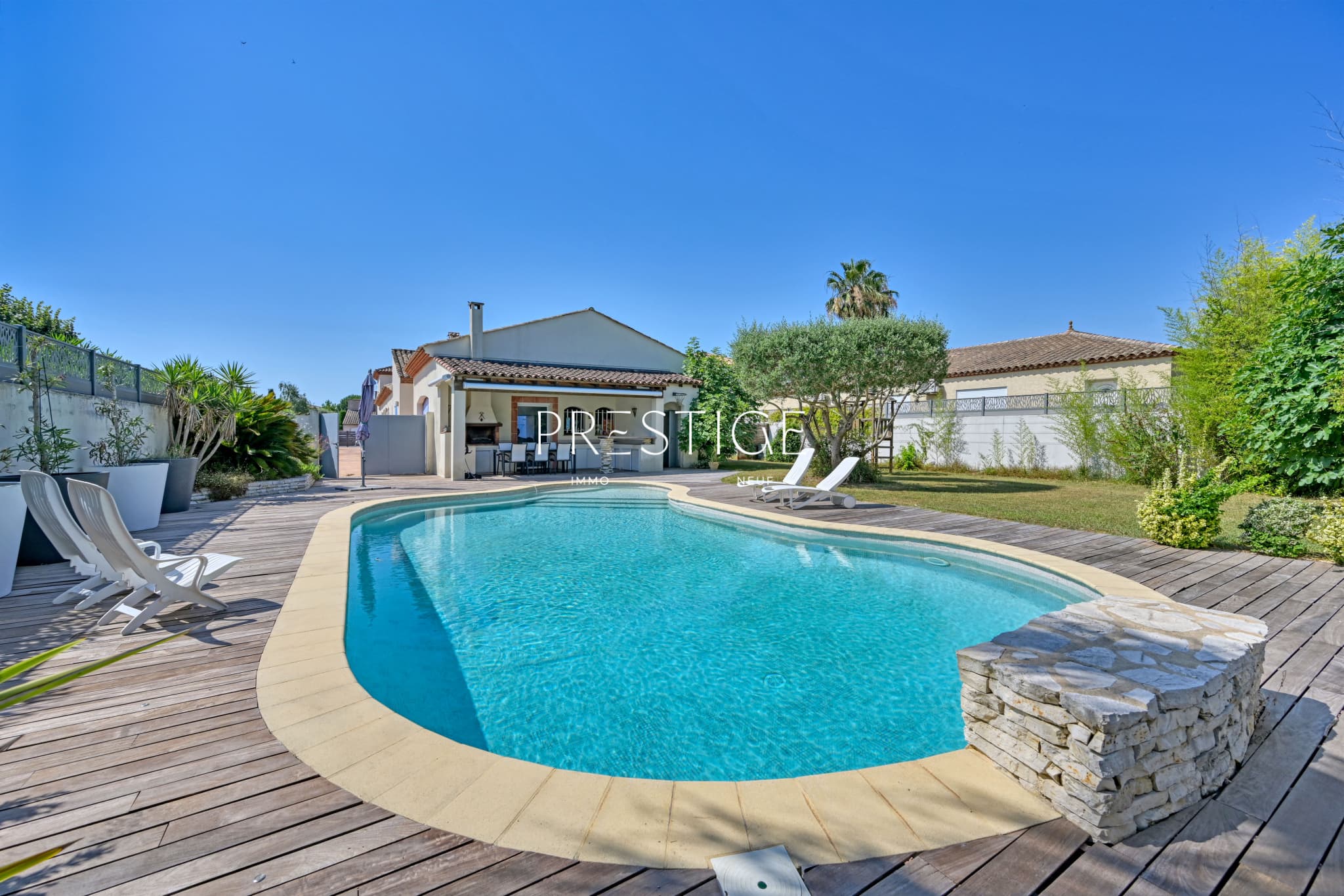 Lattes Maison familiale aux volumes rares et potentiel multiple