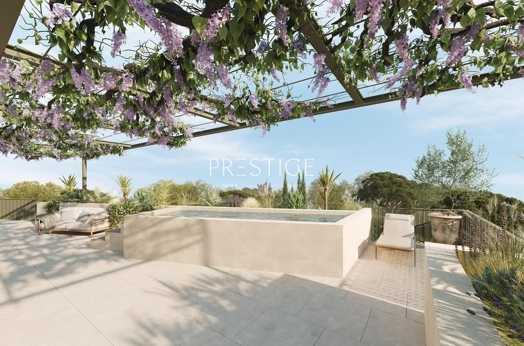 NOUVEAU UZES PROCHE CENTRE ROOFTOP DE 128 M2 PROLONGE PAR 129 M2 DE TERRASSE AVEC PISCINE