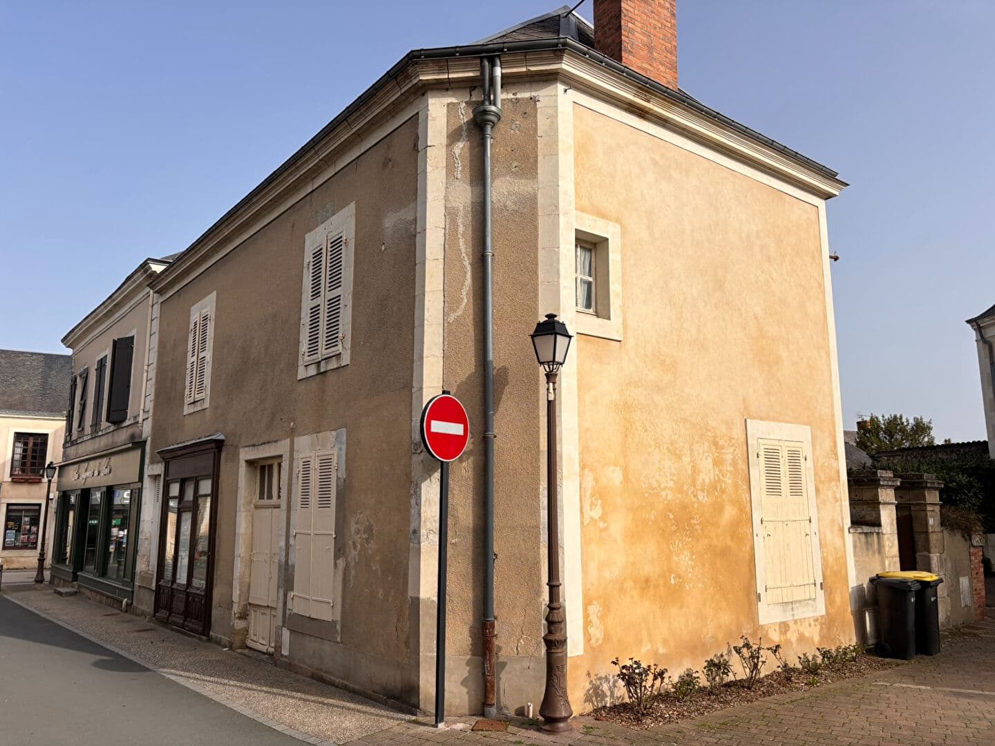 Maison à rénover à Luche Pringe 142m²