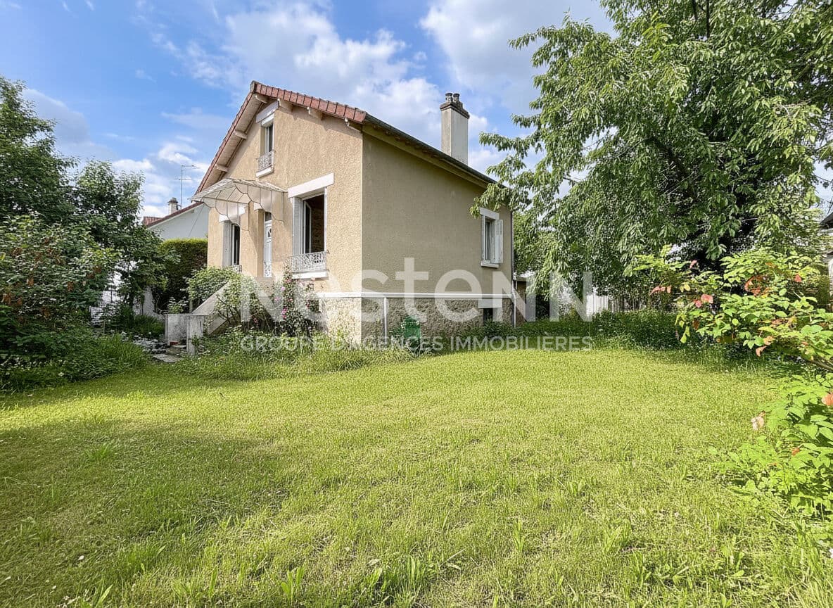 Maison à rénover à Fontenay Le Fleury 84m²