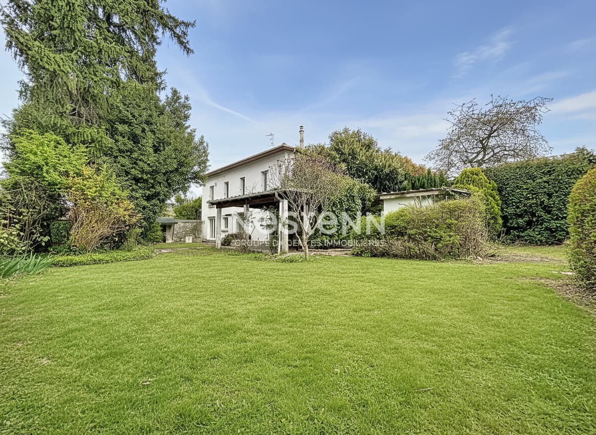 Maison à rénover à Issy Les Moulineaux 97m²