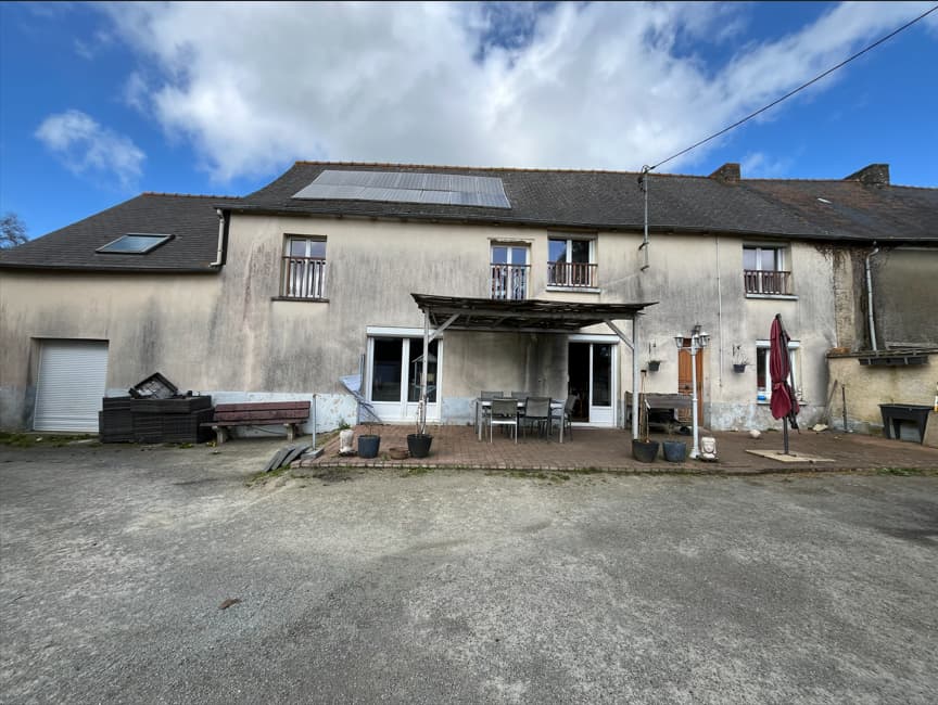 Maison à rénover à Quedillac 168m²