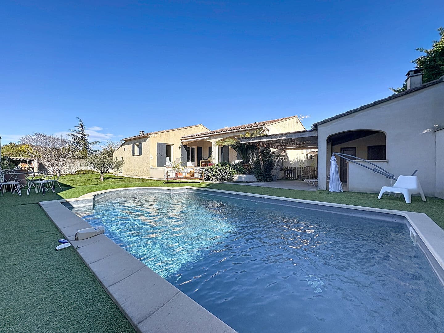 Maison à vendre à Serignan Du Comtat 163m²