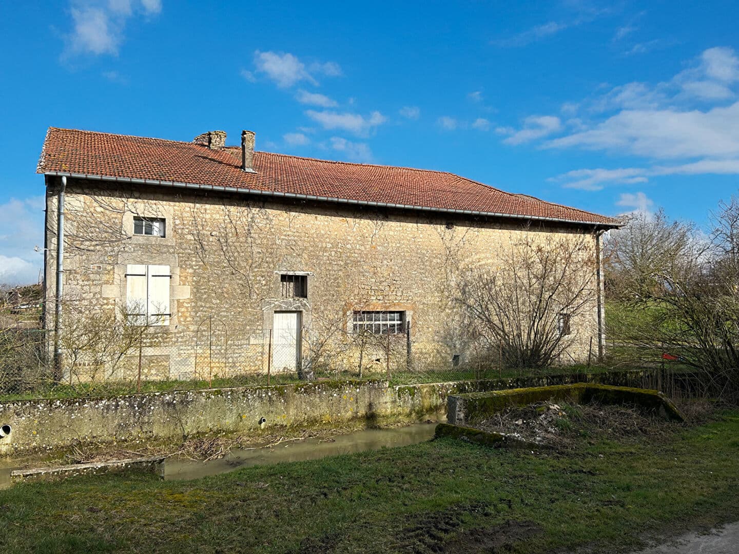 Maison à rénover à Woel 167m²