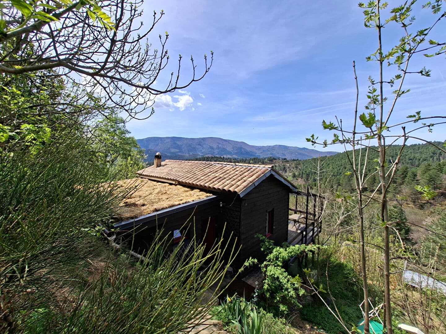 Maison à rénover à Aujac 40m²