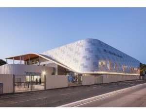 La halle des sports de Sète rénovée joue avec les codes de l'univers maritime
